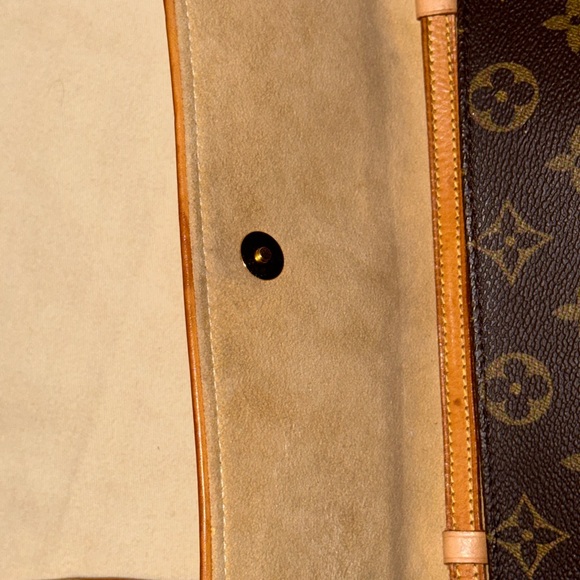 Louis Vuitton Monogram Pochette Twin GM - Picture 14 of 14